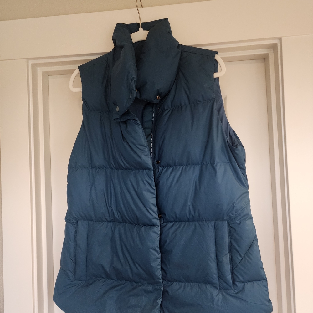 Athleta Teal Puffer Vest